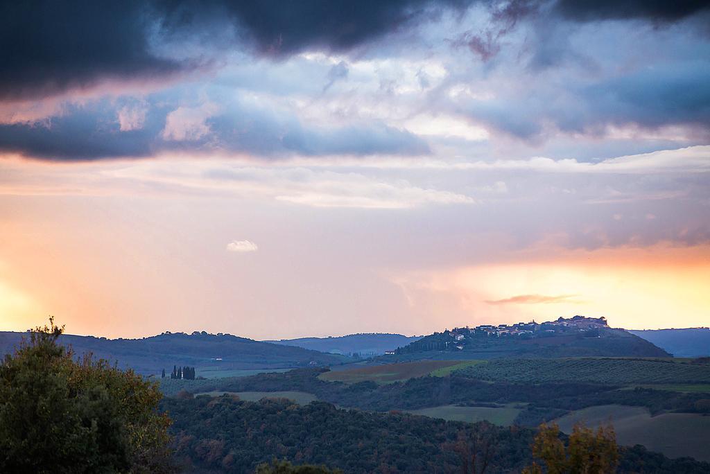 Agriturismo Grossola Castiglione dʼOrcia Exteriör bild